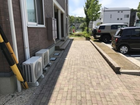 ロイヤルタウン染地台　Ｂ エントランス