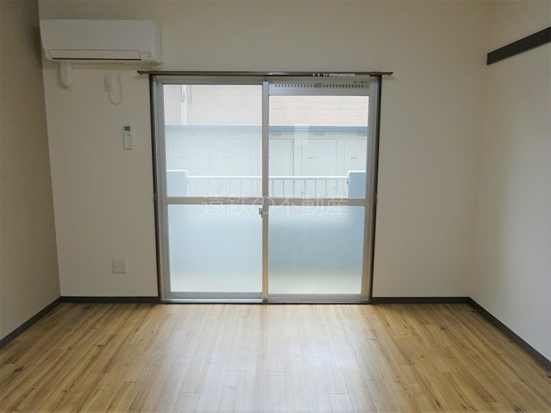 クレストアーク リビング