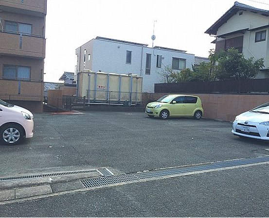 ハーベストヒルズ 駐車場