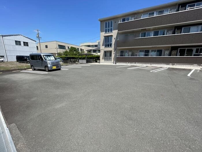 マンション　御殿 駐車場