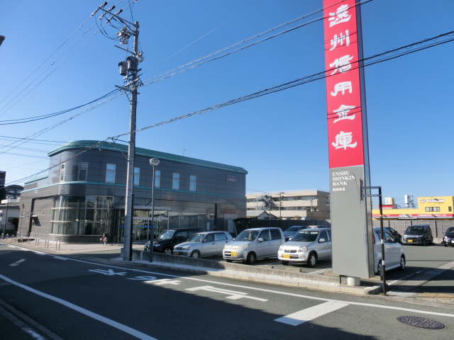 メゾンオルセー 銀行