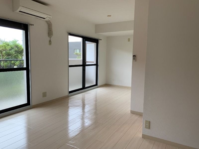 ガーデン葉月Ⅰ リビング