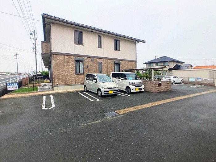 グランドゥール パレス 駐車場