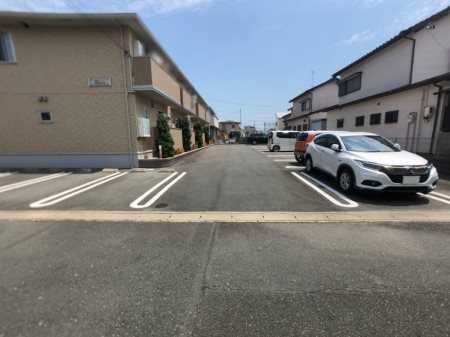 Lien 駐車場