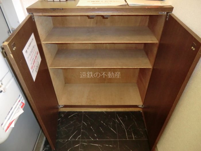 ラ・フレイズ 玄関