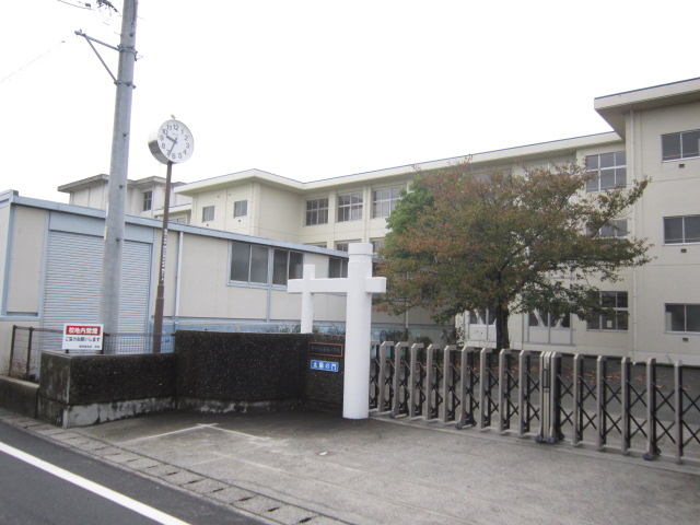 ラ・フレイズ 小学校