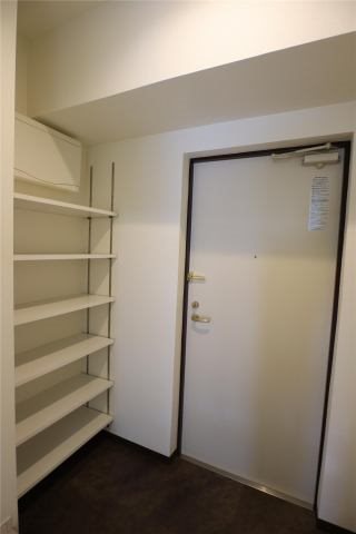 ザ　クレスト元浜 玄関