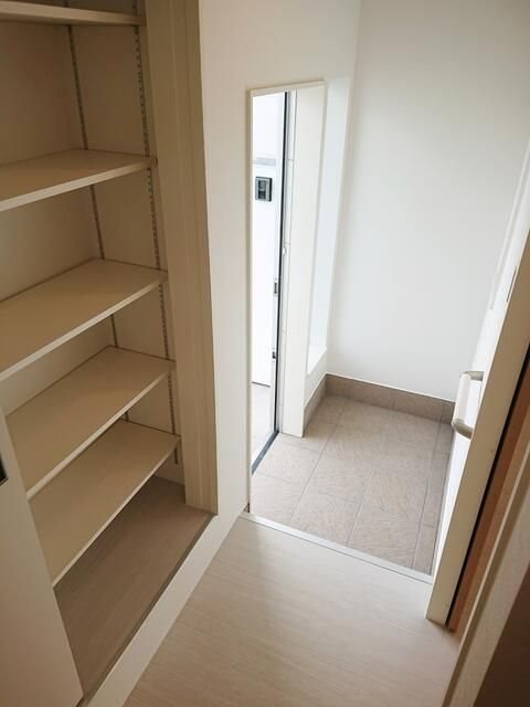 キャレブラン小松     玄関