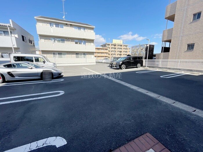 シャトレー　B 駐車場