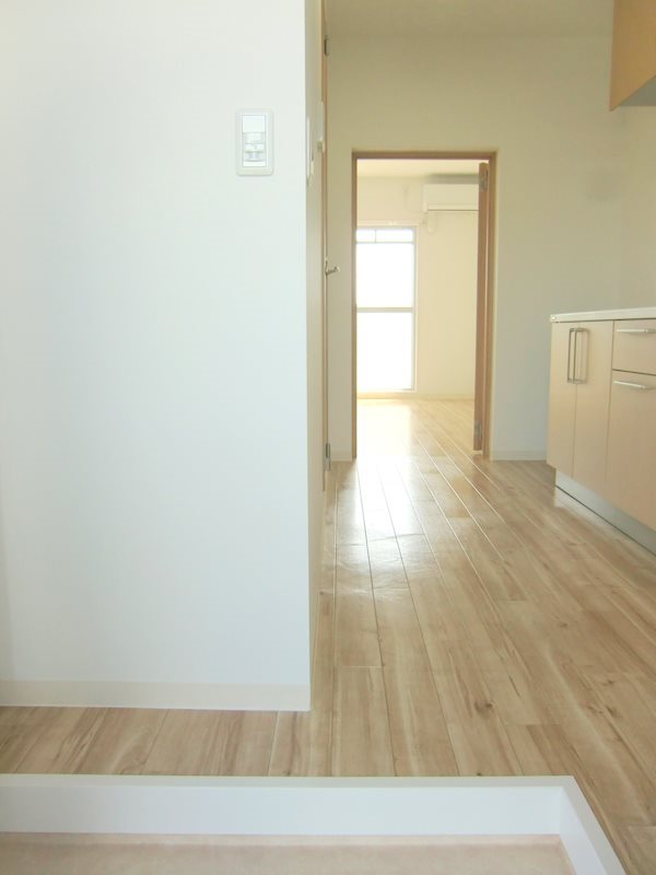 ルミエールメゾン越川 玄関