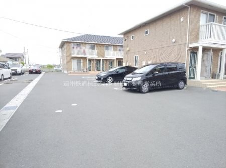 ルミエール２０　B 駐車場