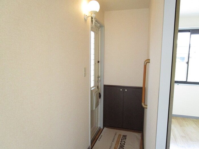 クレール安松 玄関