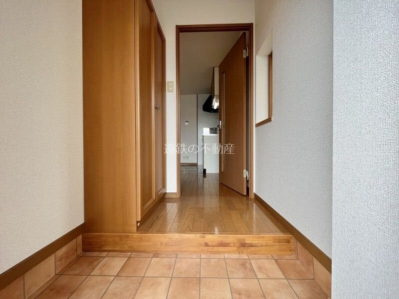 カリヨン西美薗B 玄関