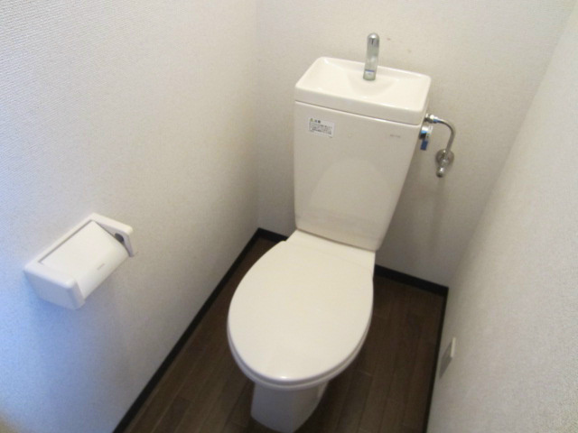 静岡県浜松市中央区海老塚１丁目17-1 トイレ