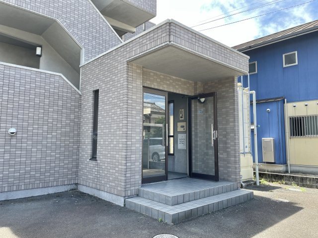 静岡県浜松市中央区海老塚１丁目17-1 エントランス