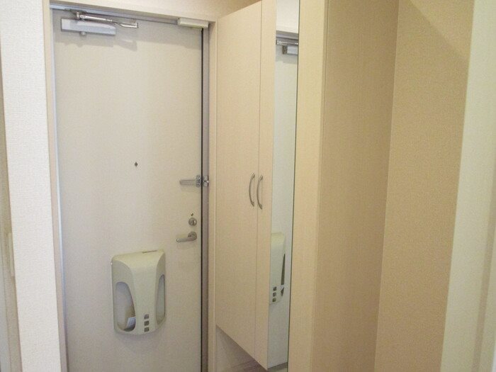 フェリース エム 玄関