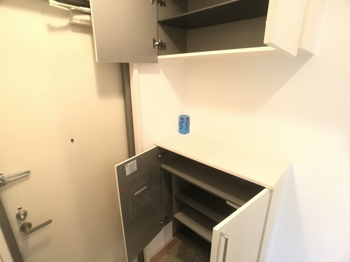 ロイヤルガーデン染地台　Ａ 玄関