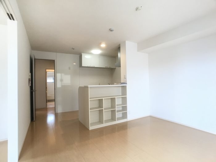 ロイヤルガーデン染地台　Ａ リビング