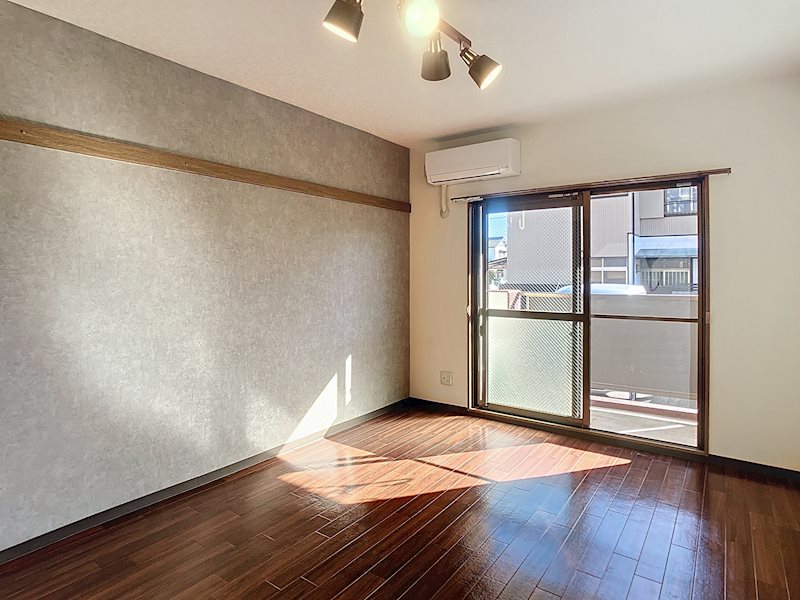 ピンキッシュ リビング