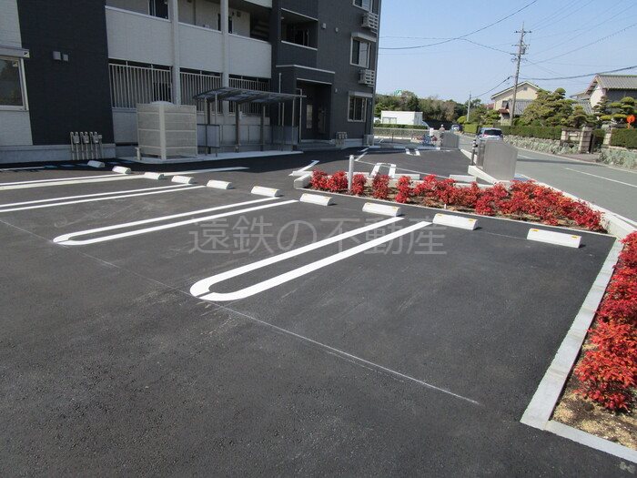 Avenir 駐車場
