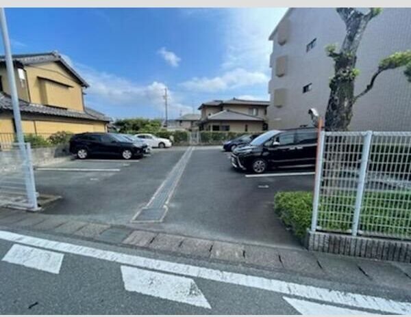 ヴィブレ若宮東 駐車場