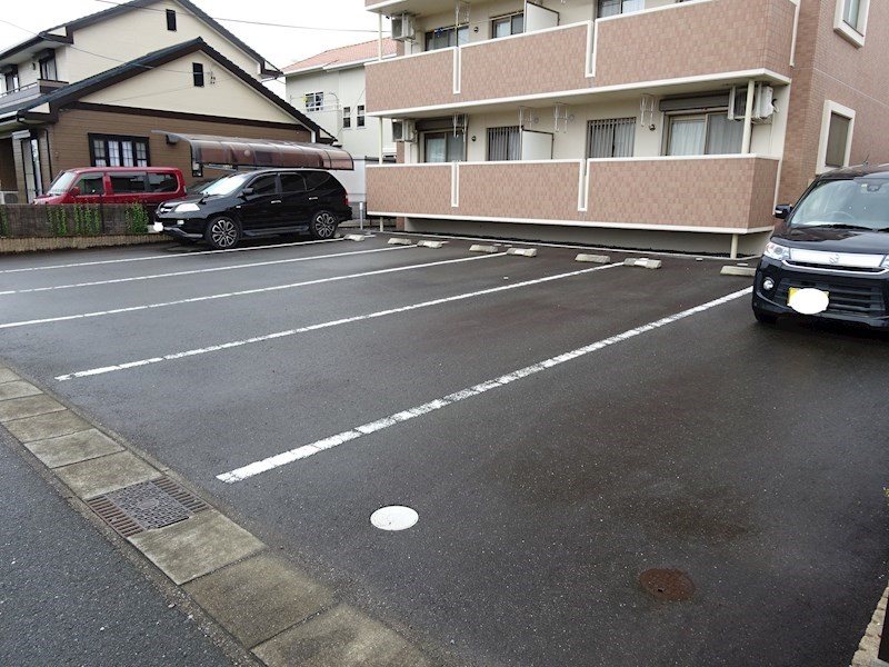 サンスターズ.B 駐車場