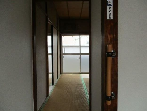 有玉西町貸家 玄関