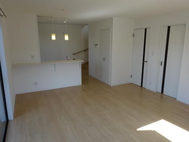 寺島町戸建貸家 リビング