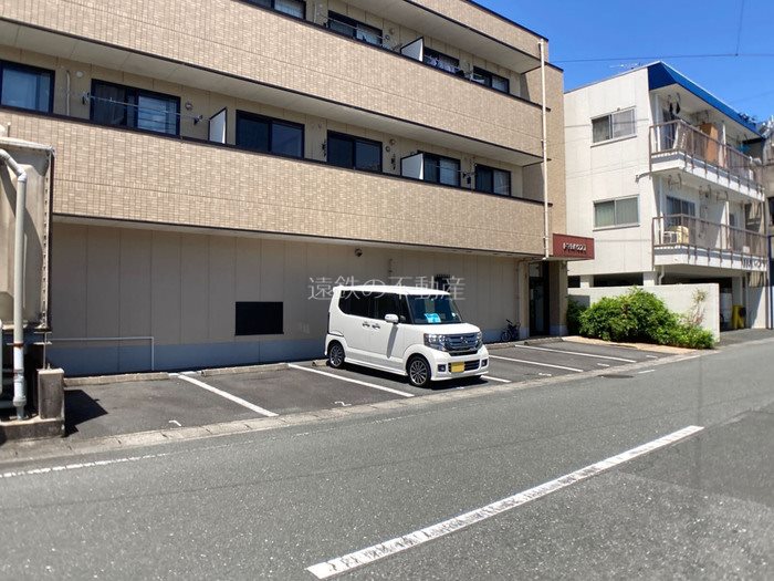 トマトハウスⅠ 駐車場