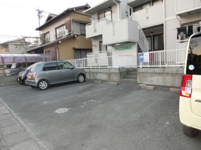 ドムス佐鳴台 駐車場