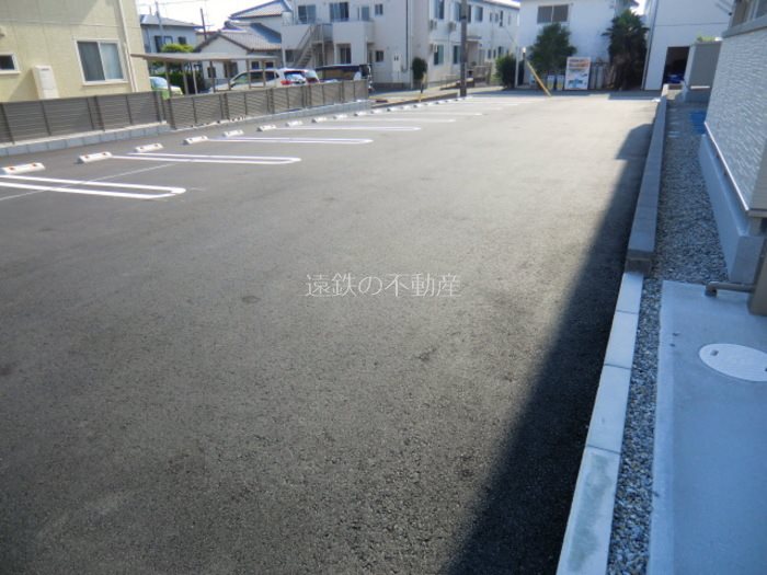 メゾン・ド・ソレイユ 駐車場