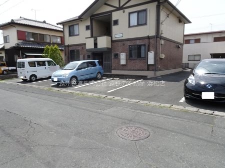 キャトルセゾン 駐車場