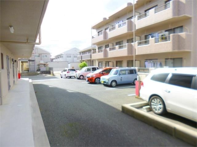 クラフトⅢ 駐車場