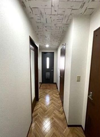 ファミール高丘 玄関