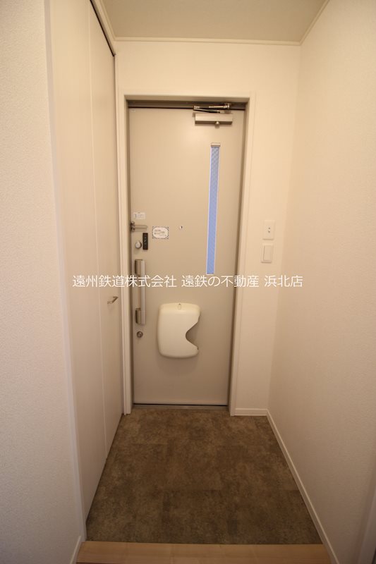 エコライフ長鶴 玄関