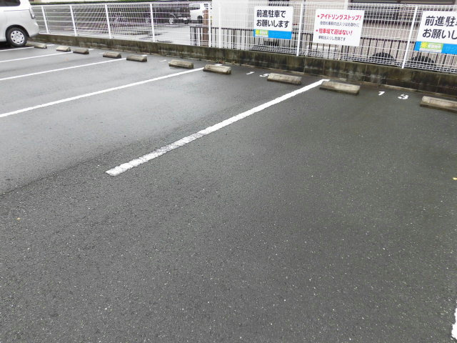 ミルフィーユ 駐車場