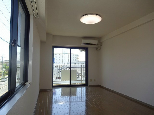 YSビル ベッドルーム