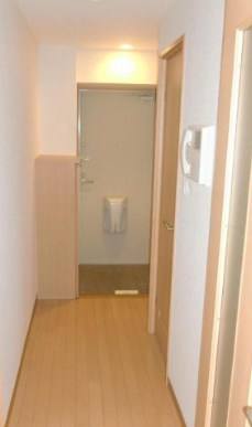 イーストコート 玄関