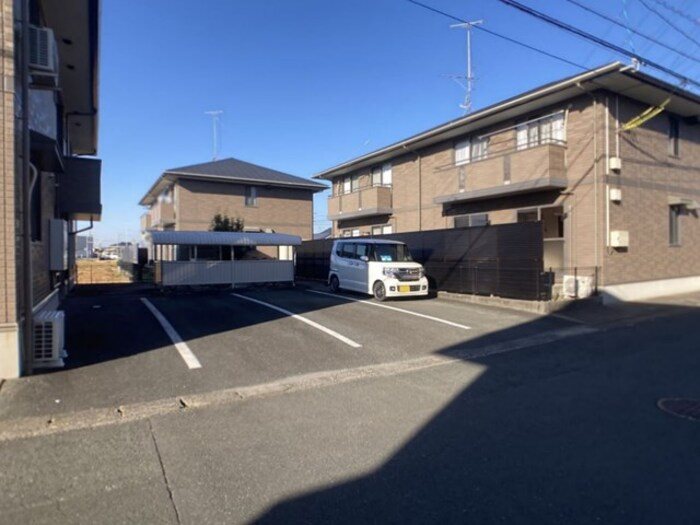 セジュール モア　B 駐車場