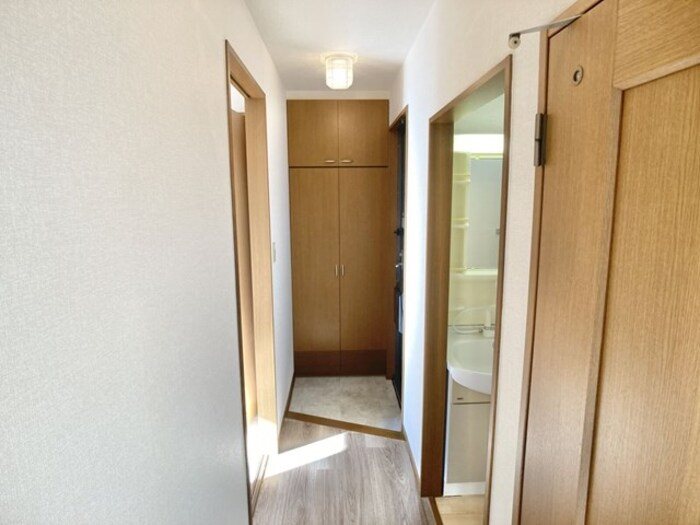 セジュール モア　B 玄関