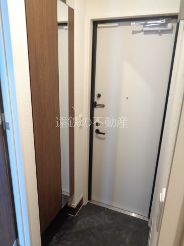 ラ・エスコルテ 玄関