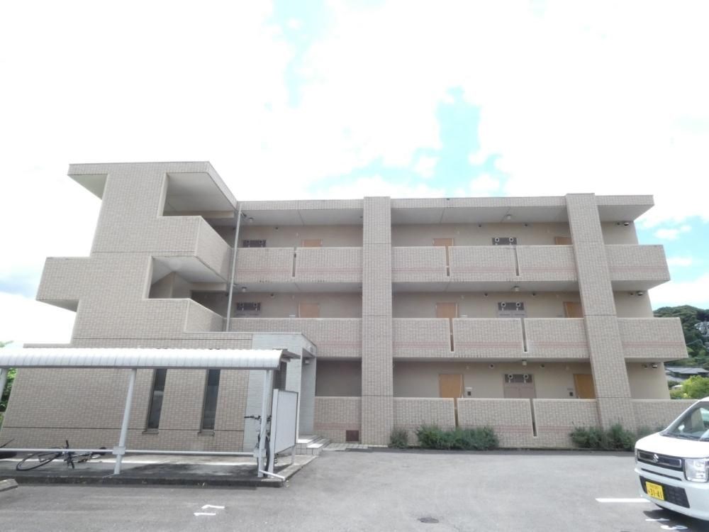 セラヴィー参番館 205号室 外観