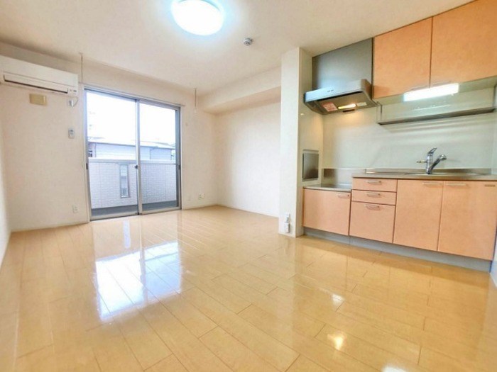 ヴィラ・ラフィーネ リビング