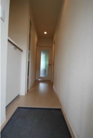 コワンテールA 玄関