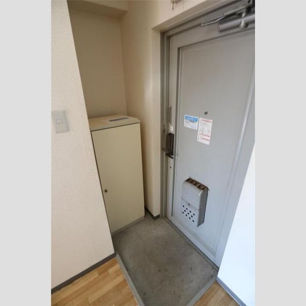 メゾンフェニックス 玄関