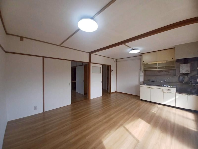 ヴィラコンフォート下俣南 リビング