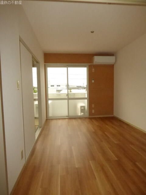 セントポーリア葵D リビング