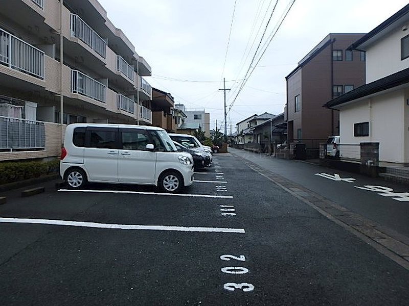 カーササンユウ 駐車場
