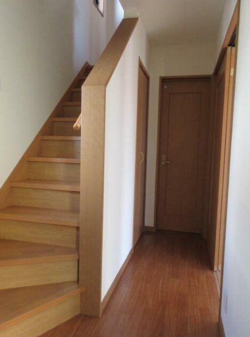 領家タウン 玄関