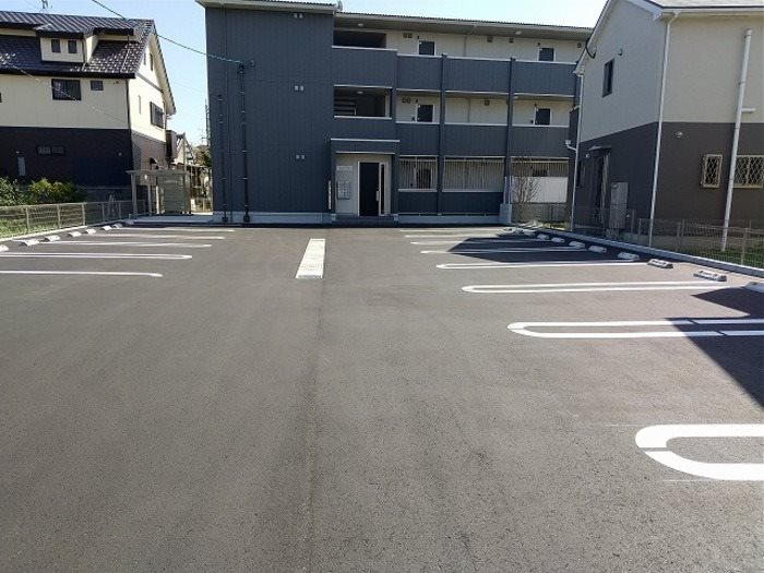 クレール 駐車場